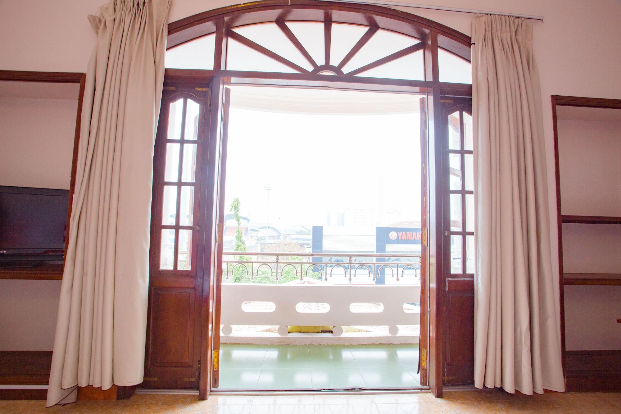 OYO 720 Glenda Hotel Hue Buitenkant foto